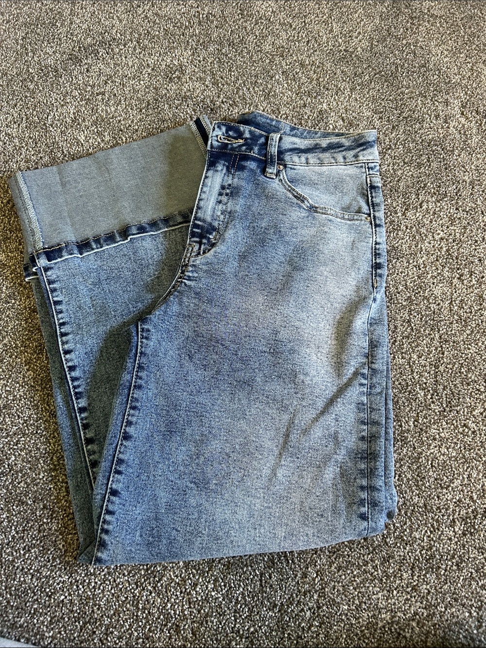 Light Wash High-Rise Cuffed Denim Jeans 8 with Stretch